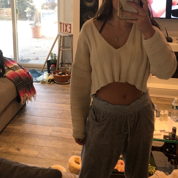 Forever 21 crop sweater - Picture 3 of 4